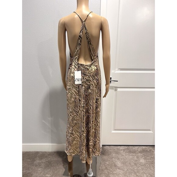 ZARA WOMEN SS24 MEDIUM FOIL ANIMAL PRINT MIDI HALTER GOLD DRESS 1165/164/035 - Picture 11 of 17